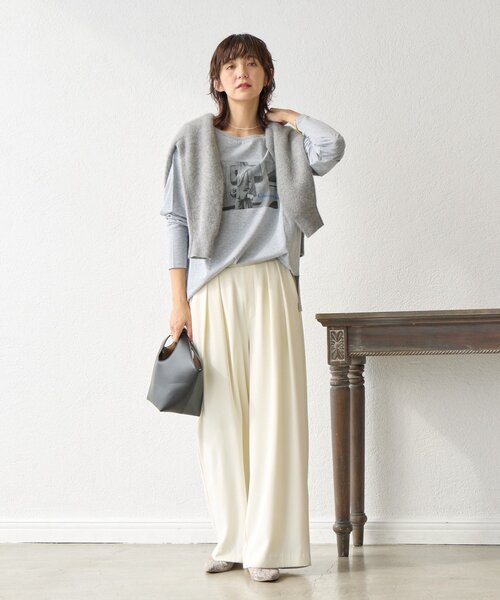 RIVE DROITE（リヴドロワ）の「【インナーとしても◎】PHOTO long Tee（Tシャツ/カットソー・レディース・ホワイト/グレー・FREE）」の6枚目の写真