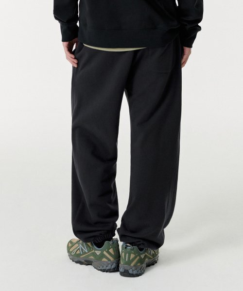 MUSINSA STANDARD（ムシンサスタンダード）の「スウェットパンツ[ダークグレー]（スウェットパンツ・メンズ・その他・SMALL/MEDIUM）」の2枚目の写真