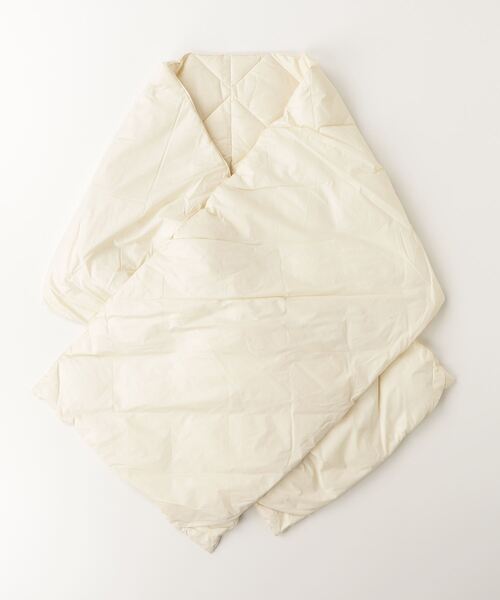 TAION（タイオン）の「TAION/リバーシブルダウンストール（ストール/ショール・レディース・オフホワイト/ブラック・FREE）」の3枚目の写真