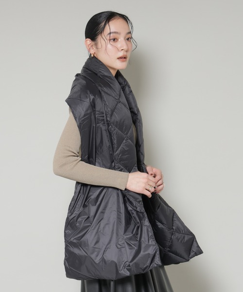 TAION（タイオン）の「TAION/リバーシブルダウンストール（ストール/ショール・レディース・オフホワイト/ブラック・FREE）」の7枚目の写真