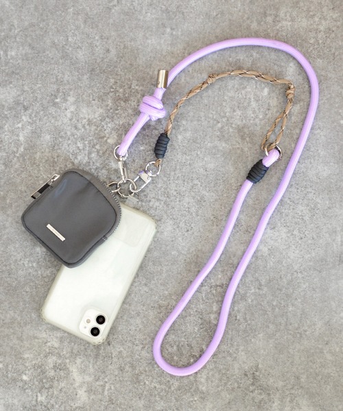 ALTROSE（アルトローズ）の「ポーチ付き スマホストラップ 配色ロープ（スマホグッズ・レディース・ブラウン/カーキ/ブラック/チャコールグレー/ライトブルー・FREE）」の3枚目の写真