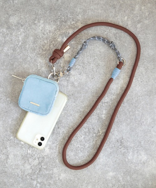 ALTROSE（アルトローズ）の「ポーチ付き スマホストラップ 配色ロープ（スマホグッズ・レディース・ブラウン/カーキ/ブラック/チャコールグレー/ライトブルー・FREE）」の5枚目の写真