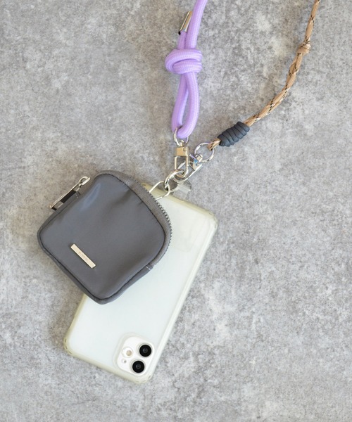 ALTROSE（アルトローズ）の「ポーチ付き スマホストラップ 配色ロープ（スマホグッズ・レディース・ブラウン/カーキ/ブラック/チャコールグレー/ライトブルー・FREE）」の18枚目の写真