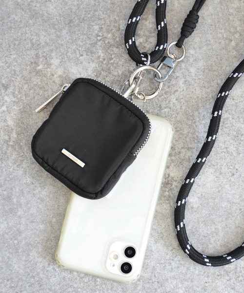 ALTROSE（アルトローズ）の「ポーチ付き スマホストラップ 配色ロープ（スマホグッズ・レディース・ブラウン/カーキ/ブラック/チャコールグレー/ライトブルー・FREE）」の7枚目の写真