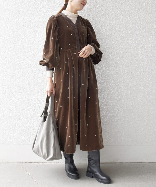 SHIPS any:〈手洗い可能〉ポリエステル ベロア 刺繍 タック フレア