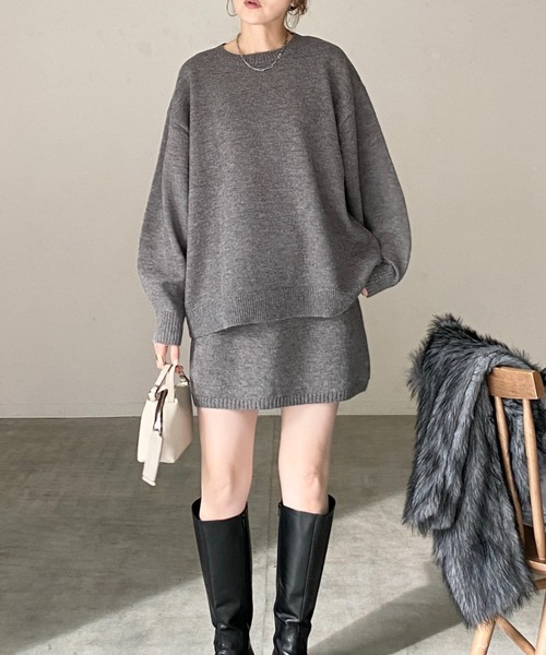 She's Closet(シーズクローゼット)の「ボリュームスリーブ長袖オーバーサイズニット&ミニスカートセットアップ(セットアップ・レディース・ブラウン/ベージュ/グレー/ブラック・FREE)」の2枚目の写真