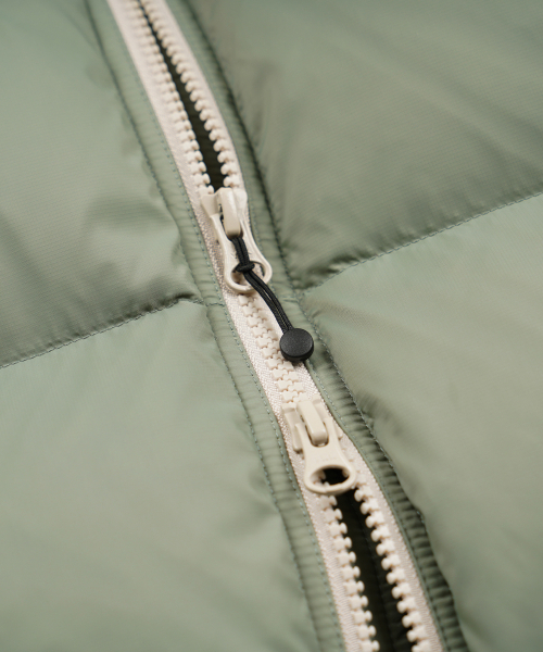 FRIZMWORKS(フリズムワークス)の「ALTAVIA DOWN PARKA _ LIGHT OLIVE(ダウンジャケット/コート・メンズ・その他・SMALL/MEDIUM/LARGE/X-LARGE)」の5枚目の写真