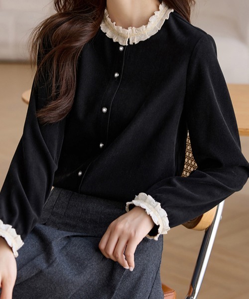 ONEP STAR(ワンピスター)の「パールボタンフリル襟ブラウス(シャツ/ブラウス・レディース・ブラック・MEDIUM/LARGE/X-LARGE)」の4枚目の写真