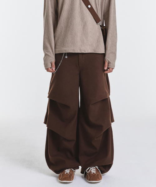 KICHUL(キチョル)の「Side Tuck Peach Skin Balloon Pants (Brown)(その他パンツ・メンズ・その他・X-SMALL/SMALL/MEDIUM/LARGE)」の2枚目の写真