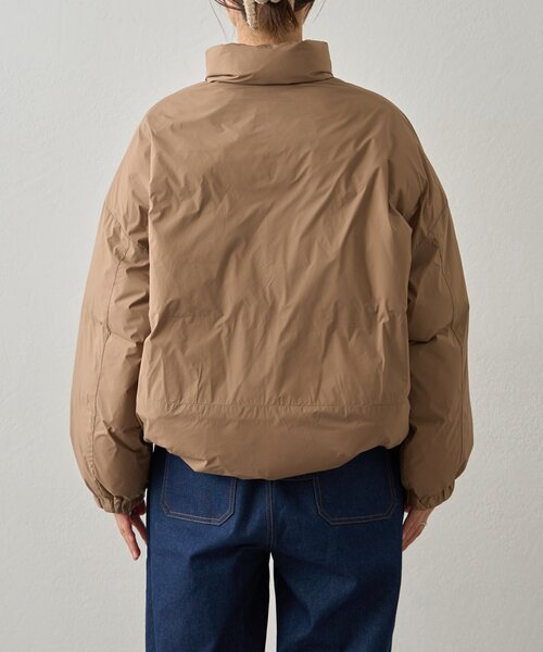 GEVACO（ゲバコ）の「【GEVACO】ノンステッチミドル中綿ジャケット（ダウンジャケット/コート・レディース・ベージュ/イエロー/ブラック・SMALL/MEDIUM/LARGE）」の5枚目の写真