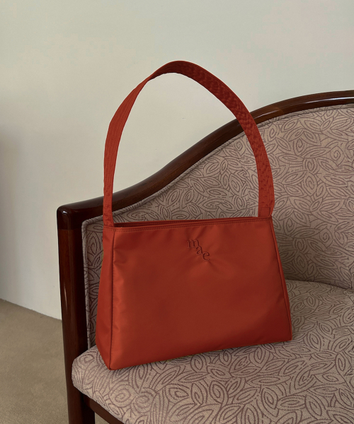 MUCU AND EBONY(ムクアンドエボニー)の「Comfy Bag _ Orange Red(ショルダーバッグ・レディース・その他・FREE)」の3枚目の写真