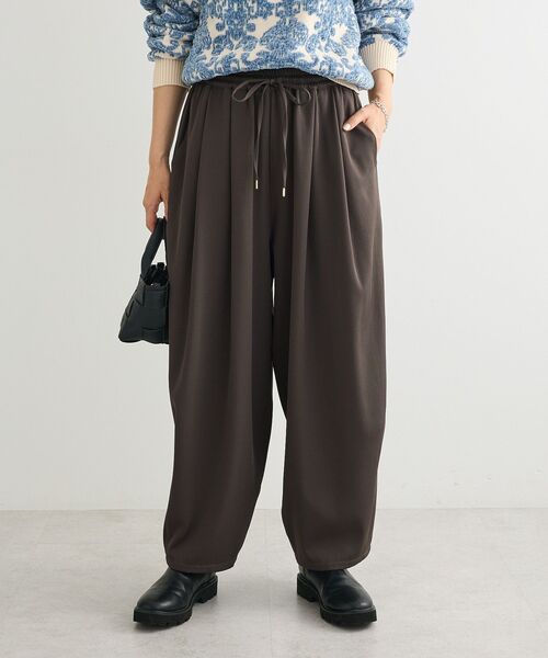 Green Parks(グリーンパークス)の「ウエストタックイージーパンツ(その他パンツ・レディース・カーキ/ブラック/チャコールグレー・FREE)」の6枚目の写真
