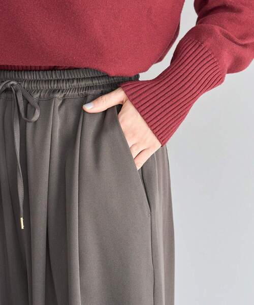 Green Parks(グリーンパークス)の「ウエストタックイージーパンツ(その他パンツ・レディース・カーキ/ブラック/チャコールグレー・FREE)」の16枚目の写真