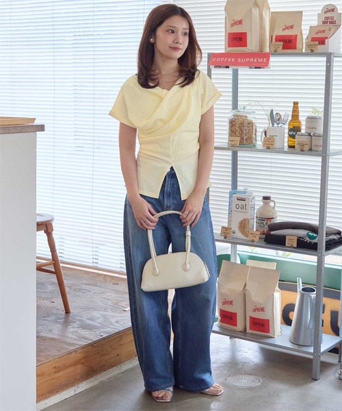 titivate(ティティベイト)の「スリットデザインドレープ半袖Tシャツ(Tシャツ/カットソー・レディース・ダークブラウン/ネイビー/オフホワイト/ライトイエロー/ブラック・S/L/M)」の18枚目の写真