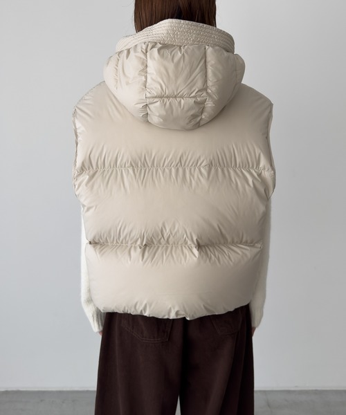 CANAL JEAN（キャナルジーン）の「El mar　パファーパーカーベスト（ダウンベスト・レディース・クリーム・ONE SIZE）」の10枚目の写真