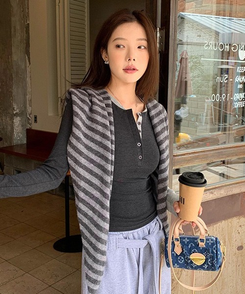 WESTSEA(ウエストシー)の「バイカラー 配色切替 長袖 ショート丈 ヘンリーネックトップス 薄手(Tシャツ/カットソー・レディース・ブラック/ワイン/ブラウン・FREE)」の5枚目の写真