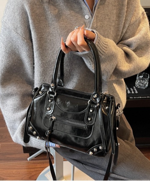B.I.D.（ビーアイディー）の「《Bz》スタッズデザイン3WAYバッグミニポシェット Y2K 平成ギャル(MA/EK487)（ショルダーバッグ・レディース・ブラック/レッド/ホワイト・FREE）」の5枚目の写真