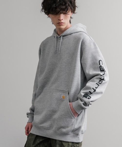 Carhartt(カーハート)の「Carhartt カーハート Midweight Logo Sleeve Graphic Sweatshirt/ロゴスリーブミッドウエイトプルオーバーパーカー(パーカー・メンズ・オリーブ/ヘザーグレー/ブラック/ワインレッド/オフホワイト/キャメル/チャコール/ネイビー・XL/L/M/S)」の4枚目の写真