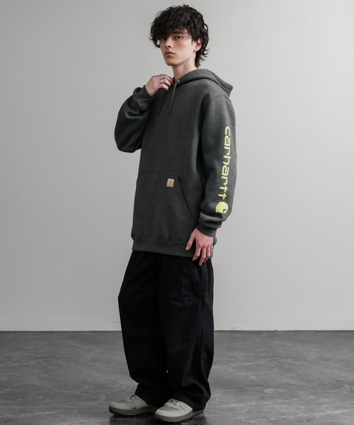 Carhartt(カーハート)の「Carhartt カーハート Midweight Logo Sleeve Graphic Sweatshirt/ロゴスリーブミッドウエイトプルオーバーパーカー(パーカー・メンズ・オリーブ/ヘザーグレー/ブラック/ワインレッド/オフホワイト/キャメル/チャコール/ネイビー・XL/L/M/S)」の10枚目の写真