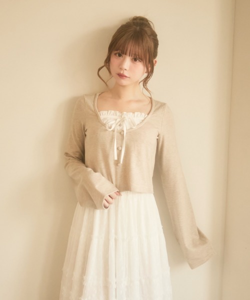 TITTY&CO.(ティティーアンドコー)の「フロントフリルレイヤード風トップス(カーディガン/ボレロ・レディース・ピンク/ベージュ/グレー・FREE)」の8枚目の写真