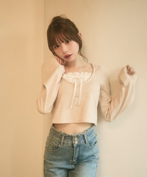 TITTY&CO.(ティティーアンドコー)の「フロントフリルレイヤード風トップス(カーディガン/ボレロ・レディース・ピンク/ベージュ/グレー・FREE)」の6枚目の写真