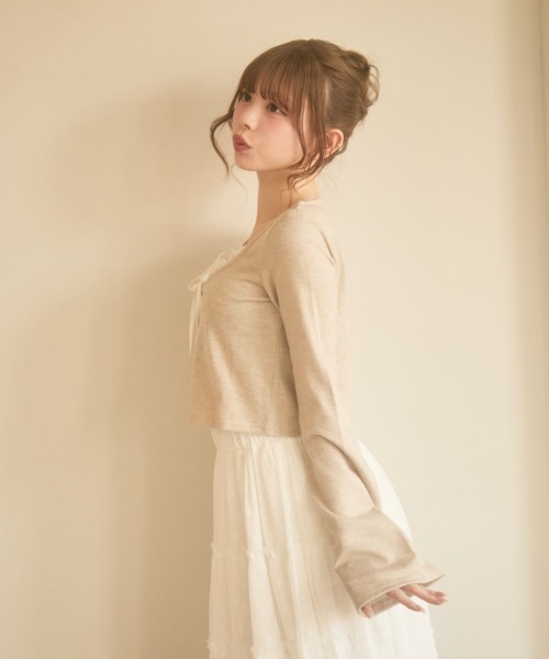 TITTY&CO.（ティティーアンドコー）の「フロントフリルレイヤード風トップス（カーディガン/ボレロ・レディース・ピンク/ベージュ/グレー・FREE）」の8枚目の写真