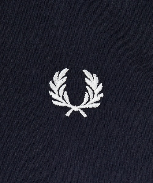 FRED PERRY（フレッドペリー）の「[FRED PERRY/フレッドペリー] ツインティップライン ワンポイントロゴ刺繍Tシャツ M1588V（Tシャツ/カットソー・レディース・ダークグリーン/モスグリーン/キナリ/キャメル/ワイン/サックスブルー/ダークグレー/ブラック系/ネイビー系/ホワイト/ネイビー/ブラック・L/M/S/XS/XL）」の14枚目の写真