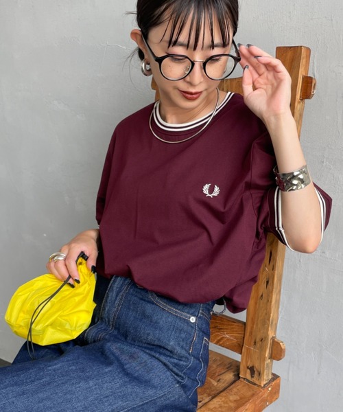 FRED PERRY（フレッドペリー）の「[FRED PERRY/フレッドペリー] ツインティップライン ワンポイントロゴ刺繍Tシャツ M1588V（Tシャツ/カットソー・レディース・ダークグリーン/モスグリーン/キナリ/キャメル/ワイン/サックスブルー/ダークグレー/ブラック系/ネイビー系/ホワイト/ネイビー/ブラック・L/M/S/XS/XL）」の16枚目の写真