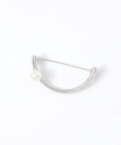 studio CLIP(スタディオクリップ)の「セミサークルパールブローチ(ブローチ/コサージュ・レディース・その他2/その他1・FREE)」の4枚目の写真