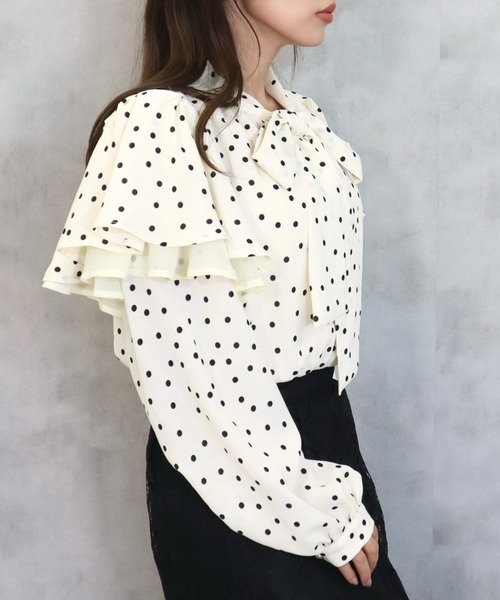 CECIL McBEE(セシルマクビー)の「ドット柄棒タイ2枚フリルブラウス(シャツ/ブラウス・レディース・アイボリー/ブラック・MEDIUM)」の7枚目の写真