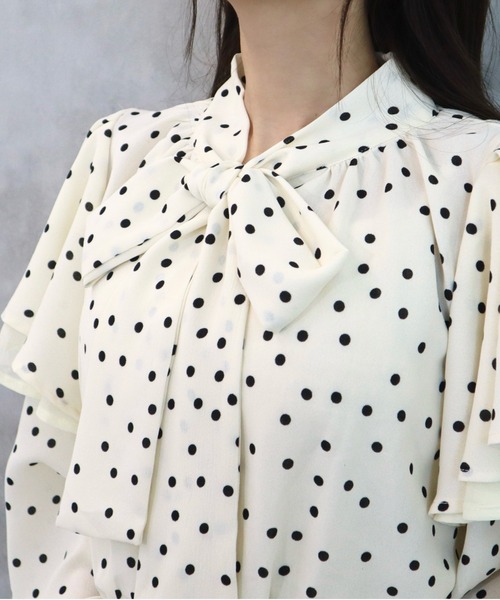 CECIL McBEE(セシルマクビー)の「ドット柄棒タイ2枚フリルブラウス(シャツ/ブラウス・レディース・アイボリー/ブラック・MEDIUM)」の8枚目の写真