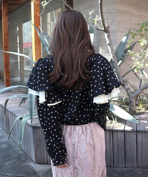 CECIL McBEE(セシルマクビー)の「ドット柄棒タイ2枚フリルブラウス(シャツ/ブラウス・レディース・アイボリー/ブラック・MEDIUM)」の13枚目の写真