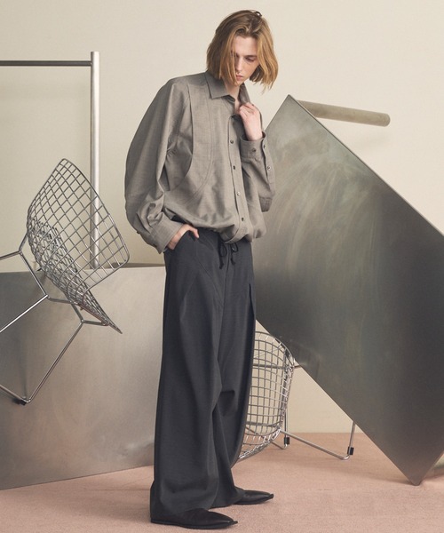 MAISON SPECIAL(メゾンスペシャル)の「《UNISEX》NISHIKAWA KEORI Prime-Over Wool Curve Shirt/NISHIKAWA KEORI プライムオーバーウールカーブシャツ【MAISON SPECIAL/メゾンスペシャル】■セットアップ対応■(シャツ/ブラウス・メンズ・ブラック/グレイッシュベージュ/カーキ・0/1/2)」の4枚目の写真