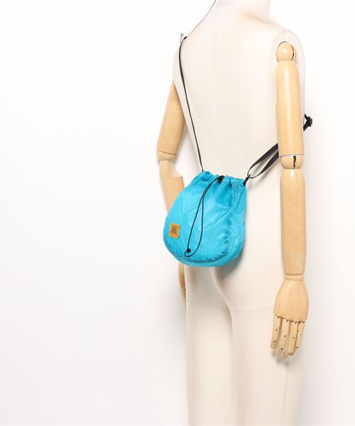 KELTY（ケルティ）の「【KELTY】AIRY KINCHAKU SHOULDER エアリー巾着ショルダー 軽量（ショルダーバッグ・レディース・イエロー/ベージュ/ターコイズブルー/オリーブ/ブラック・ONE SIZE）」の9枚目の写真