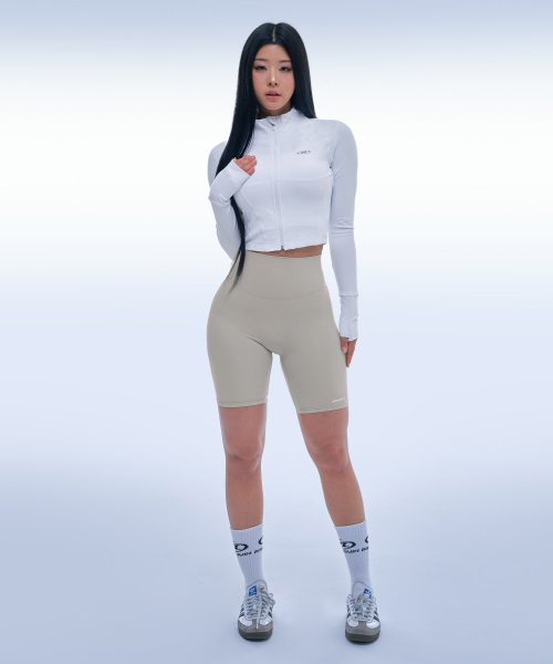 BORN TO WIN（ボーントゥウィン）の「ACTIVE LINE FULL ZIP-UP JACKET [WHITE]（ジャージ・レディース・その他・1/2）」の4枚目の写真
