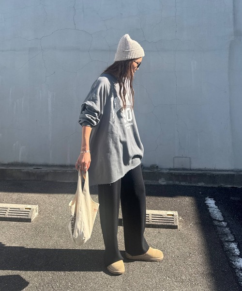 ISOOK（アイスー）の「ロゴプリントステッチオーバースウェット(chiica select) / 長袖 クルーネック ラウンドネック カットソー レタリング ルーズ丈 ビッグシルエット 英字ロゴ チャコール アイボリー（スウェット・レディース・アイボリー/チャコール・FREE）」の4枚目の写真