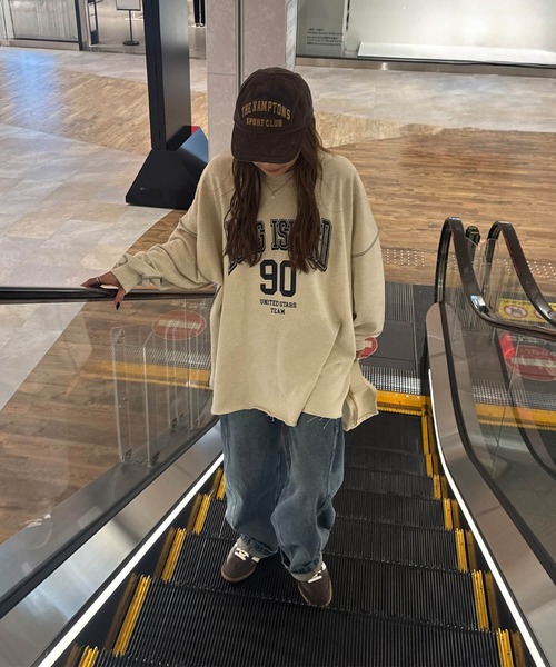 ISOOK（アイスー）の「ロゴプリントステッチオーバースウェット(chiica select) / 長袖 クルーネック ラウンドネック カットソー レタリング ルーズ丈 ビッグシルエット 英字ロゴ チャコール アイボリー（スウェット・レディース・アイボリー/チャコール・FREE）」の5枚目の写真