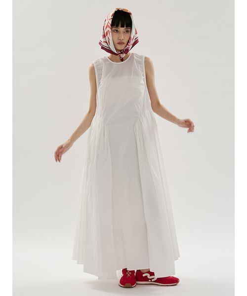 emmi（エミ）の「ギャザーフォルムナイロンワンピース（ワンピース・レディース・オフホワイト/ブラック/イエロー/レッド・1/0）」の6枚目の写真