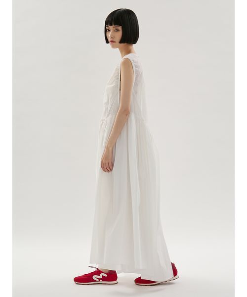 emmi（エミ）の「ギャザーフォルムナイロンワンピース（ワンピース・レディース・オフホワイト/ブラック/イエロー/レッド・1/0）」の8枚目の写真