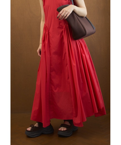 emmi（エミ）の「ギャザーフォルムナイロンワンピース（ワンピース・レディース・オフホワイト/ブラック/イエロー/レッド・1/0）」の18枚目の写真