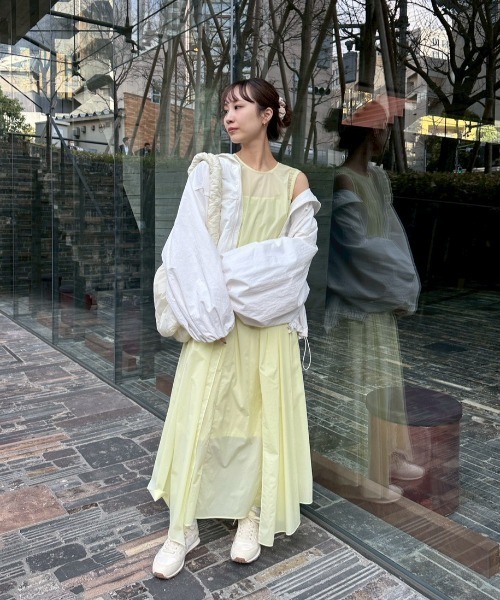 emmi（エミ）の「ギャザーフォルムナイロンワンピース（ワンピース・レディース・オフホワイト/ブラック/イエロー/レッド・1/0）」の20枚目の写真