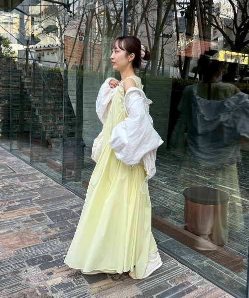 emmi（エミ）の「ギャザーフォルムナイロンワンピース（ワンピース・レディース・オフホワイト/ブラック/イエロー/レッド・1/0）」の21枚目の写真