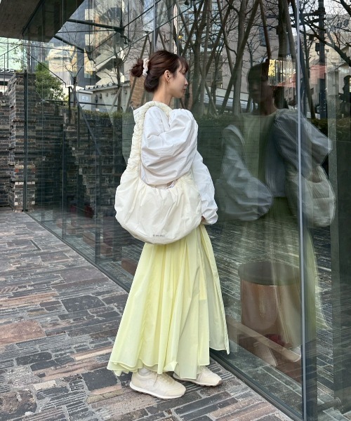 emmi（エミ）の「ギャザーフォルムナイロンワンピース（ワンピース・レディース・オフホワイト/ブラック/イエロー/レッド・1/0）」の22枚目の写真