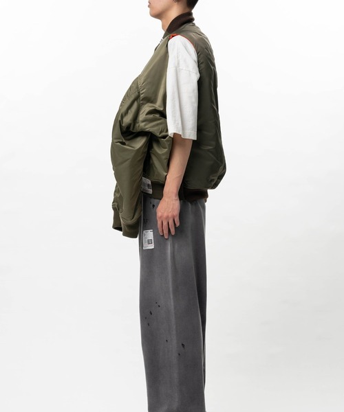 Maison MIHARA YASUHIRO（メゾンミハラヤスヒロ）の「【MIHARAYASUHIRO/ミハラヤスヒロ】BACK VEST BOMBER JACKET（MA-1・メンズ・カーキ/ブラック・48/46/44）」の4枚目の写真