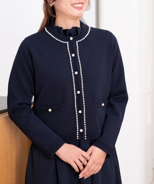 STRAWBERRY-FIELDS（ストロベリーフィールズ）の「アデルポリー_パールトリミングジャケット（カーディガン/ボレロ・レディース・キナリ/ネイビー・2）」の2枚目の写真
