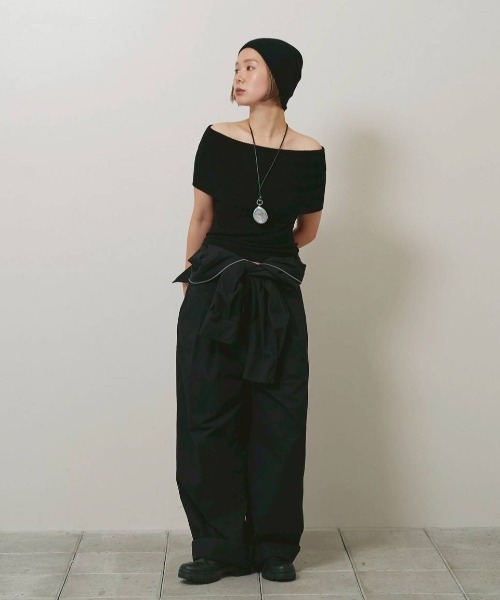 TODAYFUL（トゥデイフル）の「Seamless Offshoulder Knit（ニット/セーター・レディース・ライトグリーン/ブラウン/ブラック・FREE）」の17枚目の写真