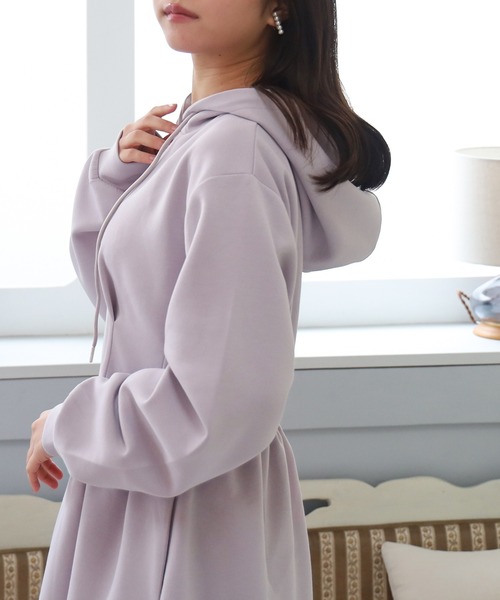 ASTORIA ODIER（アストリアオディール）の「スフレタッチミニパーカーワンピース（ワンピース・レディース・ラベンダー/アイボリー/ライトグレー・MEDIUM）」の20枚目の写真