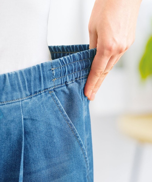 BELLUNA PLUS(ベルーナ)の「薄くて軽いデニムイージーワイドパンツ61丈(その他パンツ・レディース・ネイビー/ブルー/ライトブルー・SMALL/LARGE/X-LARGE/MEDIUM)」の10枚目の写真