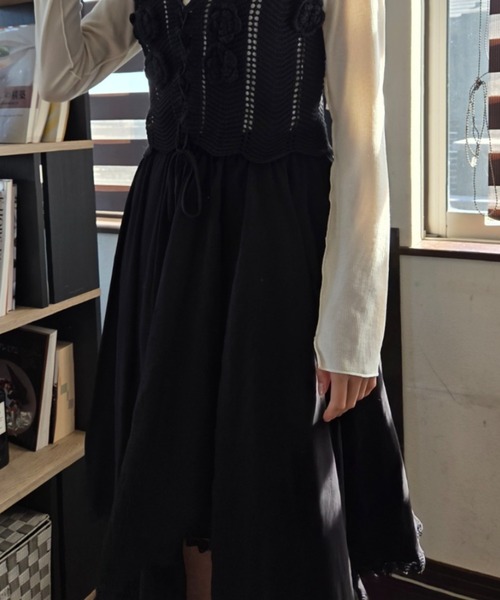 tolene(トレネ)の「揺れる裾に視線釘付け!アシンメトリーヘムレース イレヘムロングスカート(スカート・レディース・ホワイト/ブラック・FREE)」の15枚目の写真