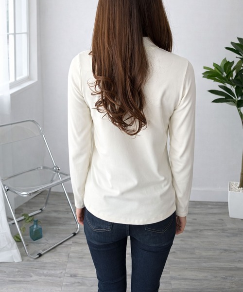 Amulet(アミュレット)の「さりげない肌なじみと上品さ♪ ソフトタッチハイネックトップス(Tシャツ/カットソー・レディース・パープル/ブラック/ブラウン/イエロー/ホワイト/ベージュ・FREE)」の21枚目の写真
